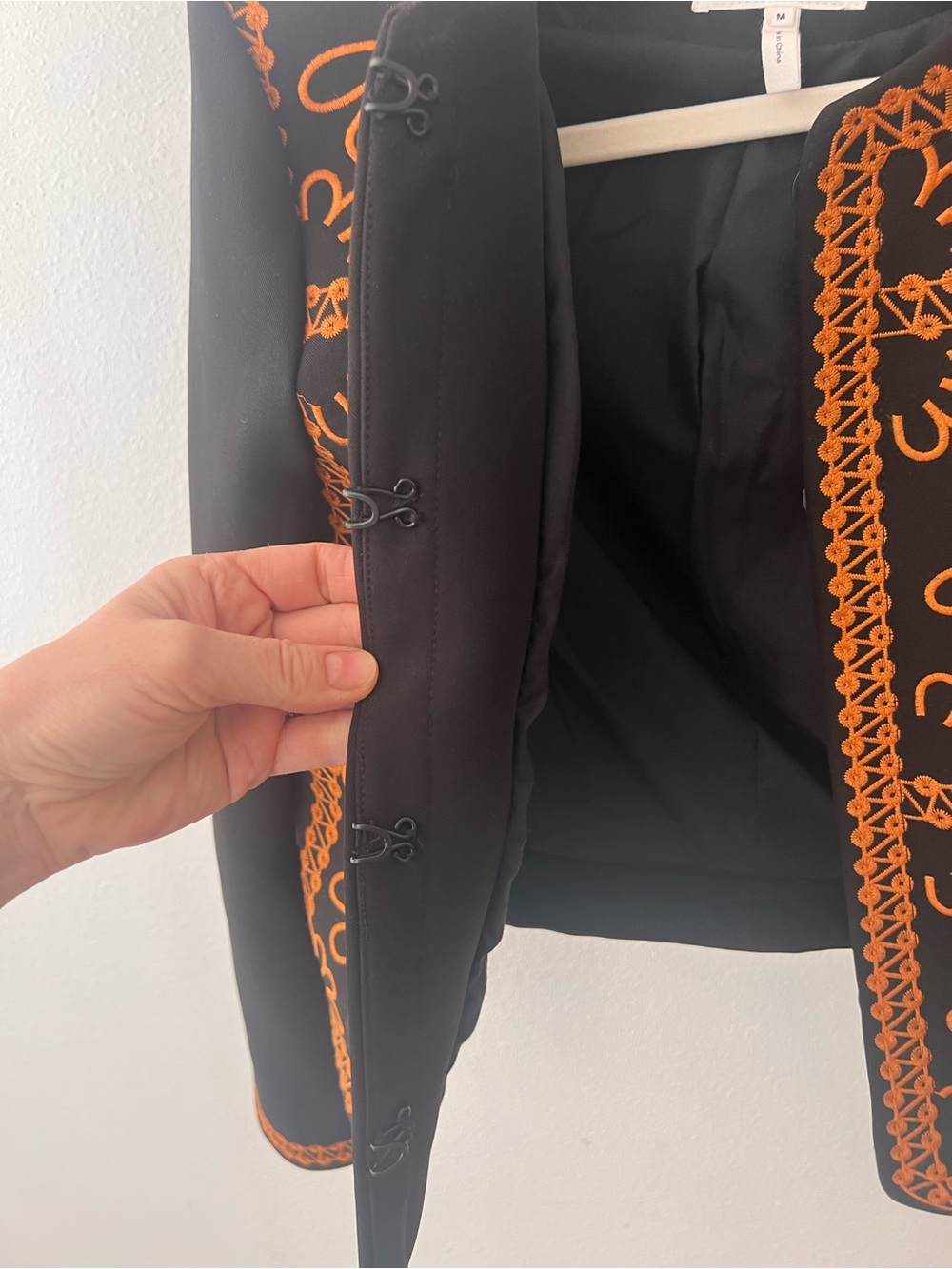 NWT Avec Les Filles Black Cropped Jacket with Orange Embroidery - Picture 8 of 10